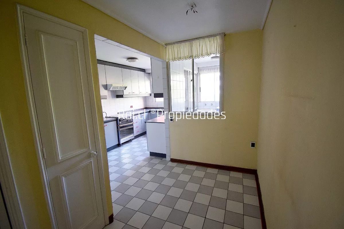 Estupendo Departamento Calle Traiguén Sector Residencial Providencia - Imagen 17