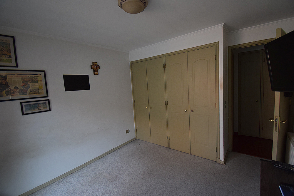 Estupenda Amplia Casa Huechuraba en Condominio Interior - Imagen 3