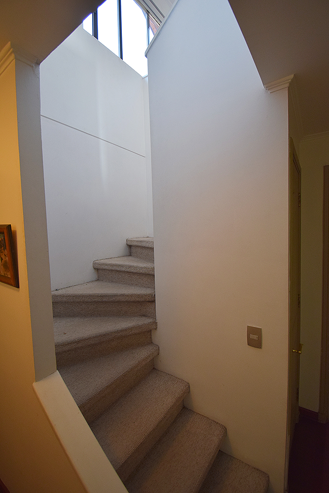 Estupenda Amplia Casa Huechuraba en Condominio Interior - Imagen 4