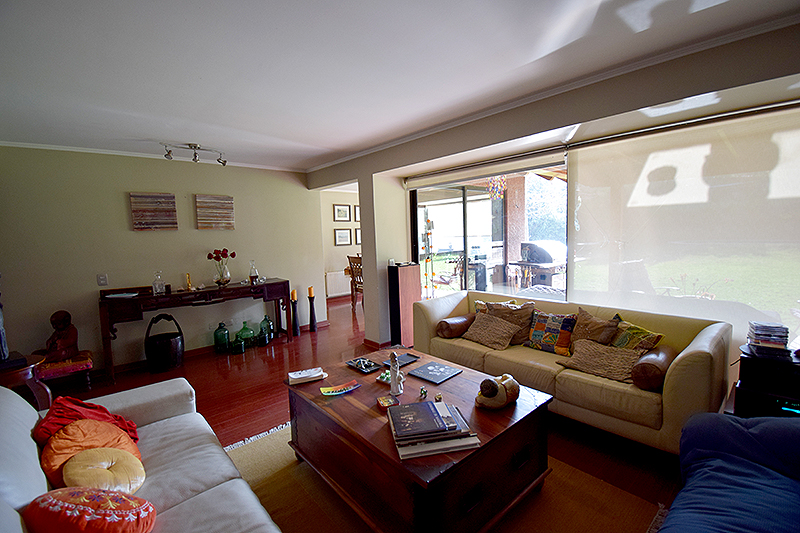 Estupenda Amplia Casa Huechuraba en Condominio Interior